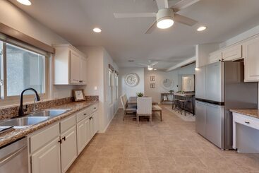 Pet Friendly Lake Havasu Home W/ Hot Tub & Pool
