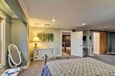 The Barn House: Caldwell Mtn Retreat W/ Hot Tub!