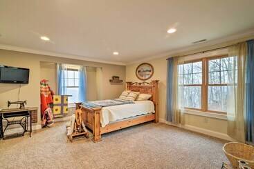 The Barn House: Caldwell Mtn Retreat W/ Hot Tub!