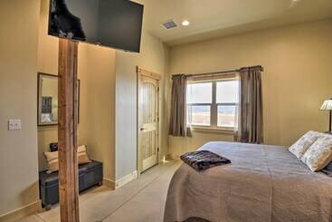Unique Cortez Family Getaway W/ Mountain Views!