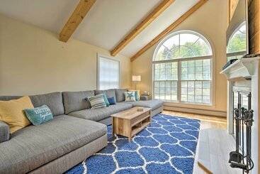 Chic Dover Home W/ Hot Tub: 1 Mi To Golf!