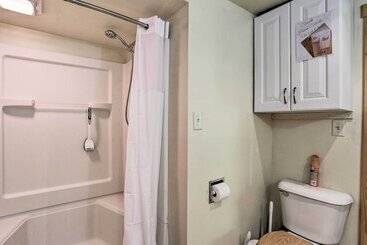 Cozy Black Hills Cabin W/ Deck ~ 3 Mi To Deadwood!