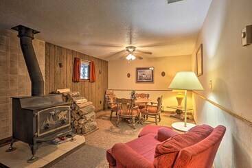 کلبه Cozy Black Hills Nature Retreat W/ Private Deck!