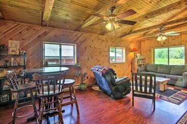 Cozy Cabin Retreat ~ 2 Mi To White Mountain Skiing