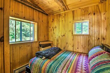 Cozy Cabin Retreat ~ 2 Mi To White Mountain Skiing