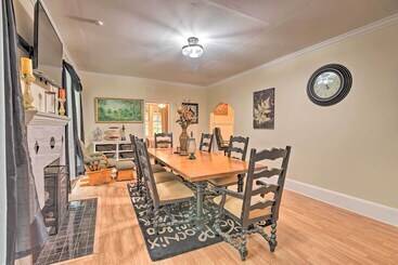 Cozy Montgomery Home: Just 2 Mi To Downtown!