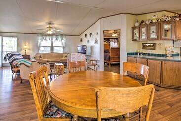 بيت ريفى Cozy Yuma Retreat W/ Furnished Patio & Grill!