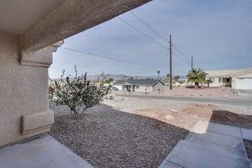 Lake Havasu Home W/ Fire Pit & Grill, 3 Mi To Lake