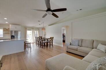 Lake Havasu Home W/ Fire Pit & Grill, 3 Mi To Lake