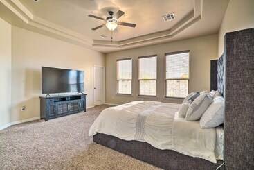 Family Retreat: 2 Blocks To Sonoma Golf Club!