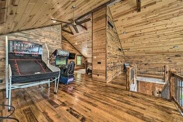 Galena Cabin W/ Wraparound Porch & Game Room!