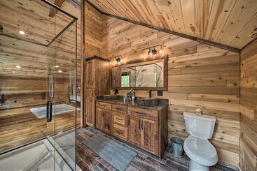 Galena Cabin W/ Wraparound Porch & Game Room!