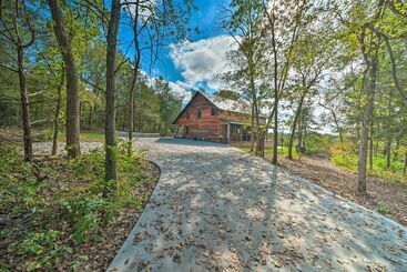 Galena Cabin W/ Wraparound Porch & Game Room!