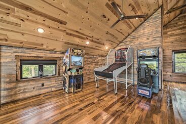 Galena Cabin W/ Wraparound Porch & Game Room!