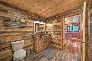 Galena Cabin W/ Wraparound Porch & Game Room!