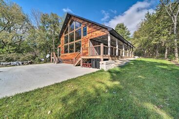 Galena Cabin W/ Wraparound Porch & Game Room!