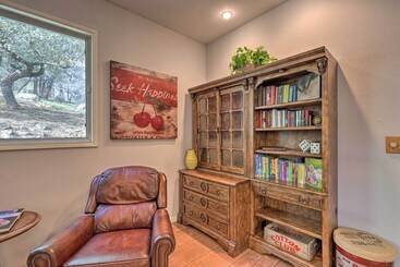 Prescott Home W/ Fireplace ~ 2 Mi To Downtown!