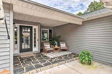 コテージ Lakefront Sherrills Ford Haven W/ Boat Dock!