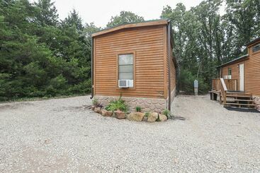 Oak Grove Nature Retreat W/ Kayaks & Mountain View