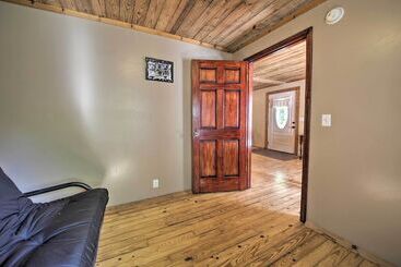 Pet Friendly Cottage W/ Fire Pit   3 Mi To Siu!