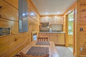 Pigeon Forge Resort Studio Cabin On Dollywood Ln!
