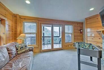 Pigeon Forge Resort Studio Cabin On Dollywood Ln!