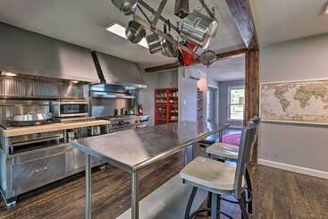 Riverfront New Bern House: Gourmet Kitchen & View!