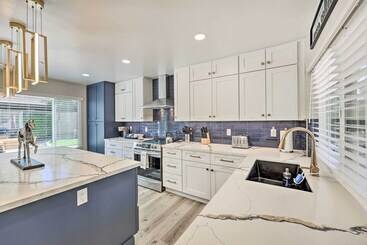 Scottsdale Oasis W/ Pool & Putting Green!