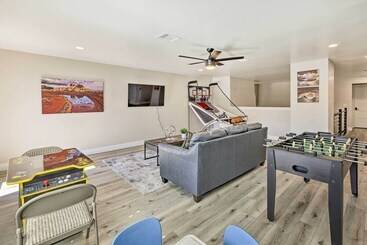 Scottsdale Oasis W/ Pool & Putting Green!