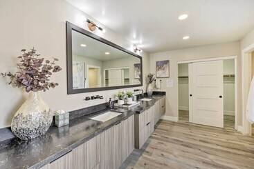 Scottsdale Oasis W/ Pool & Putting Green!