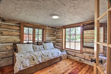 Snow Pine Retreat   Remote Crescent Log Cabin!