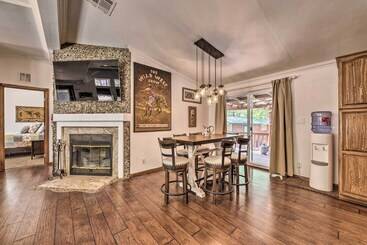 Tree Lined Alto Cabin: Near Parks & Trails!