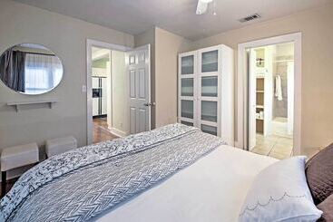Trendy  Austin Soul  Home: Walk To South Congress!