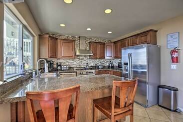 Tropical Oceanside Home W/ Deck, Walk To Beach