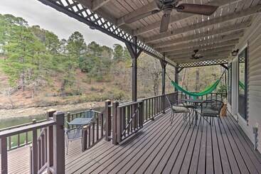 Сельский дом Waterfront Sanctuary W/ Boat Dock & Fire Pit!