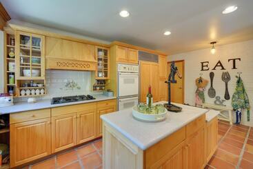 קוטג'' Wilmington Retreat W/ Deck, Lake Views & Game Room