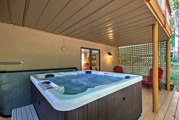 Arden Vacation Rental W/ Private Hot Tub & Grill!