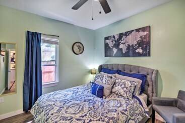 1 Mi To Uta: Arlington Elm Cottage W/ Fenced Yard