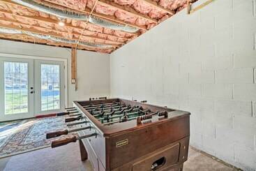 Berkeley Springs Vacation Home W/ Fire Pit!