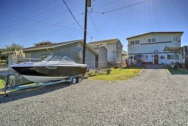 Bethel Island Retreat W/ Private Boat Slip!