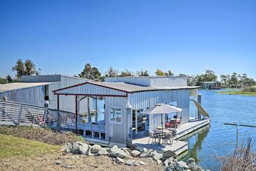 Bethel Island Retreat W/ Private Boat Slip!