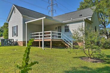 Bright Durham Home W/ Fully Furnished Deck!