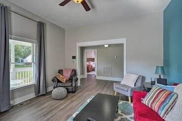 Bright Durham Home W/ Fully Furnished Deck!