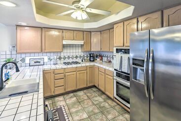 Bullhead City Escape W/ Patio On Golf Course!