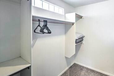 Bullhead City Escape W/ Patio On Golf Course!