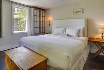 Charming Home < 2 Mi To Downtown Hendersonville!