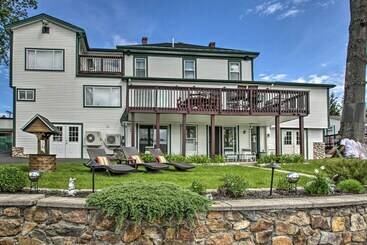 Charming Laconia Cottage: Walk To Weirs Beach