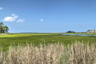 קוטג'' Chic Ocean View Home ~ 5 Mi To Bethany Beach!