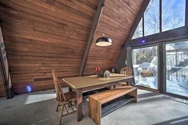 קוטג'' Cozy A Frame Cabin W/ Pool Table: 8 Mi To Mt Snow!