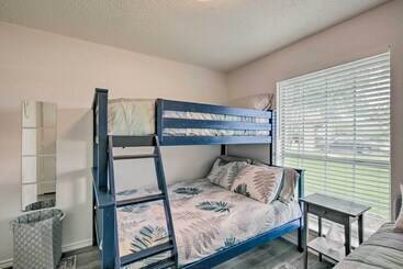 2 Mi To Lone Star Park: Irving Home W/ Fenced Yard